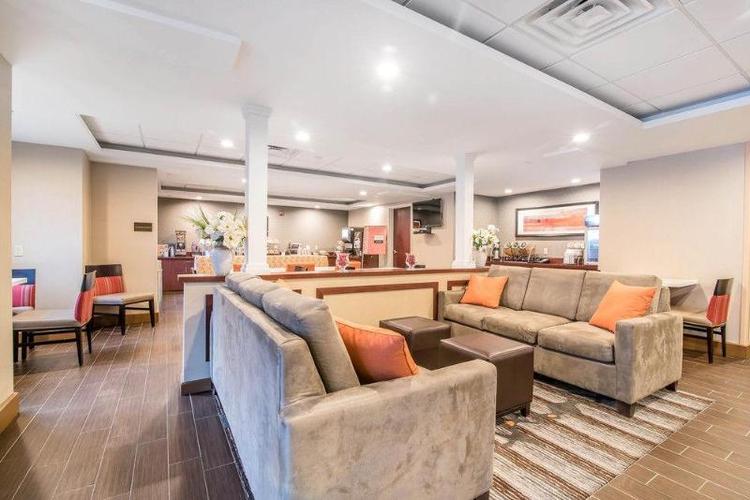 Comfort Inn & Suites Brattleboro