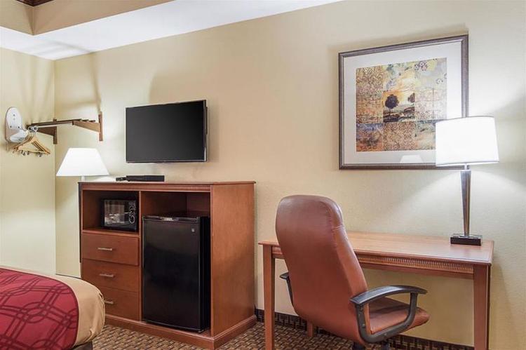 Econo Lodge Inn & Suites Little Rock SW