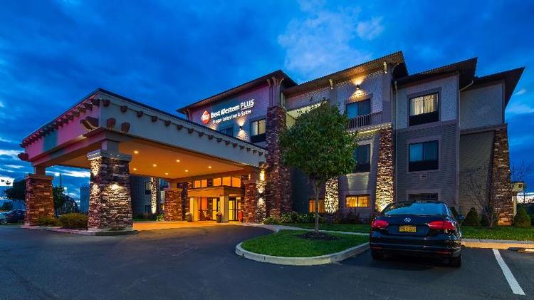 BEST WESTERN PLUS Finger Lakes Inn & Suites