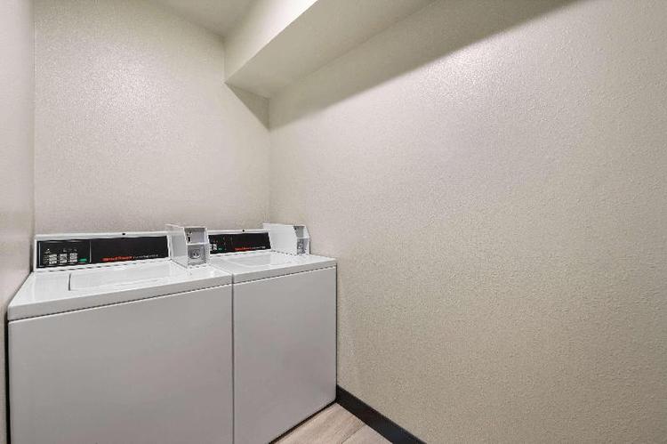Super 8 by Wyndham Columbus