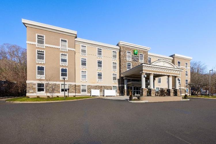 Holiday Inn Express & Suites Danbury - I-84