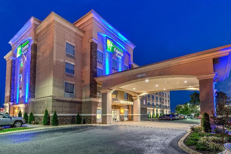 Holiday Inn Express and Suites Cookeville