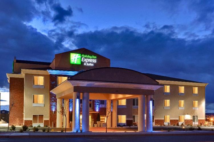 Holiday Inn Express and Suites Albuquerque Airport