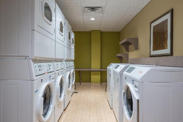Staybridge Suites Eau Claire Altoona