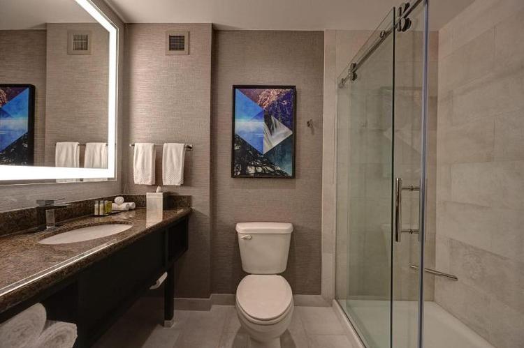 DoubleTree by Hilton Denver International Airport