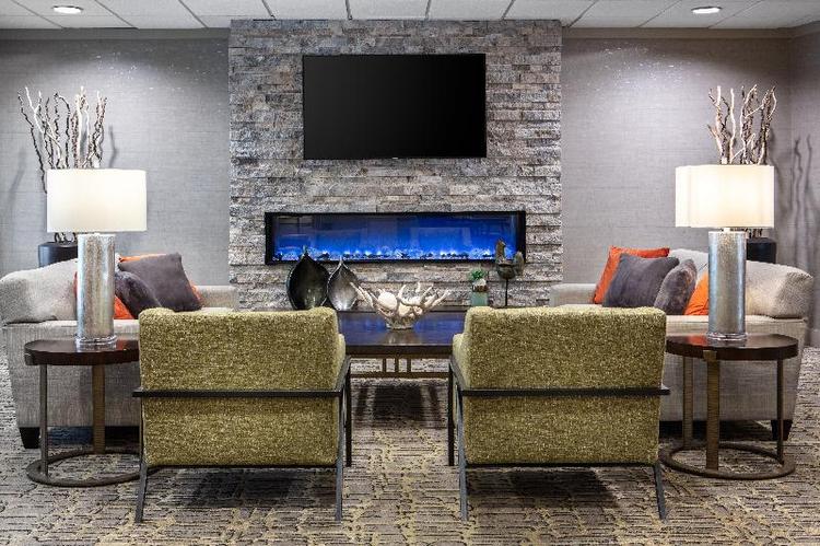 Holiday Inn Hotel and Suites Des Moines Northwest