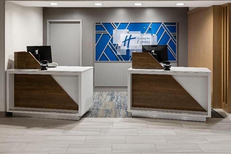 Holiday Inn Express and Suites Brattleboro