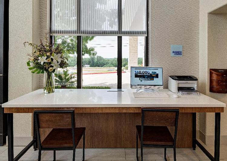 Holiday Inn Express and Suites Cedar Park Nw Austi