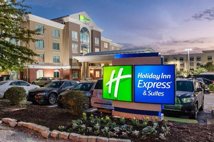 Holiday Inn Express and Suites Columbia I 26 at Ha