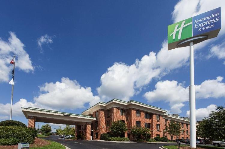 Holiday Inn Express and Suites Columbia I 20 at Cl
