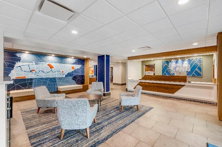 Holiday Inn Express and Suites Nashville Southeast