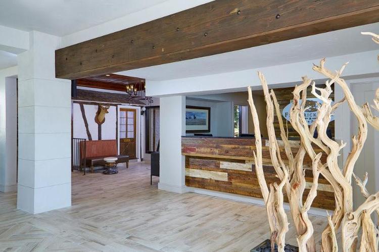 Fredericksburg Inn Suites