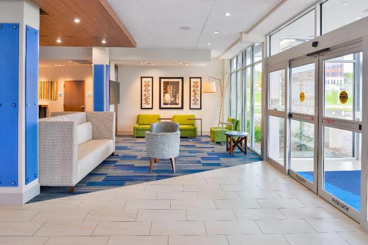 Holiday Inn Express and Suites Madison