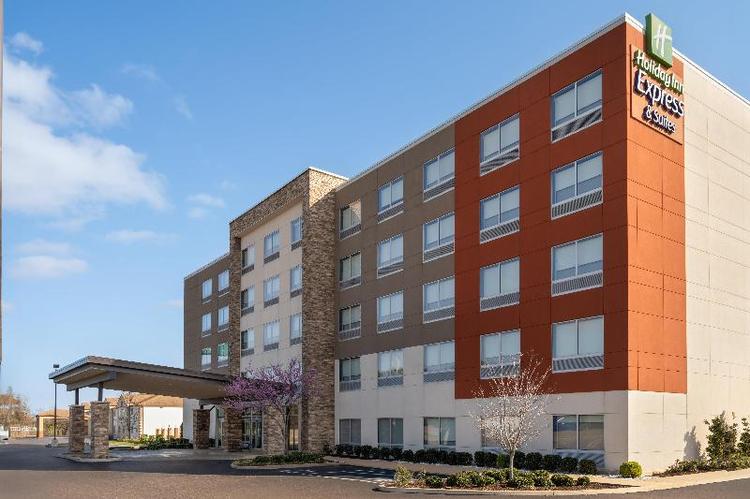 Holiday Inn Express and Suites West Memphis