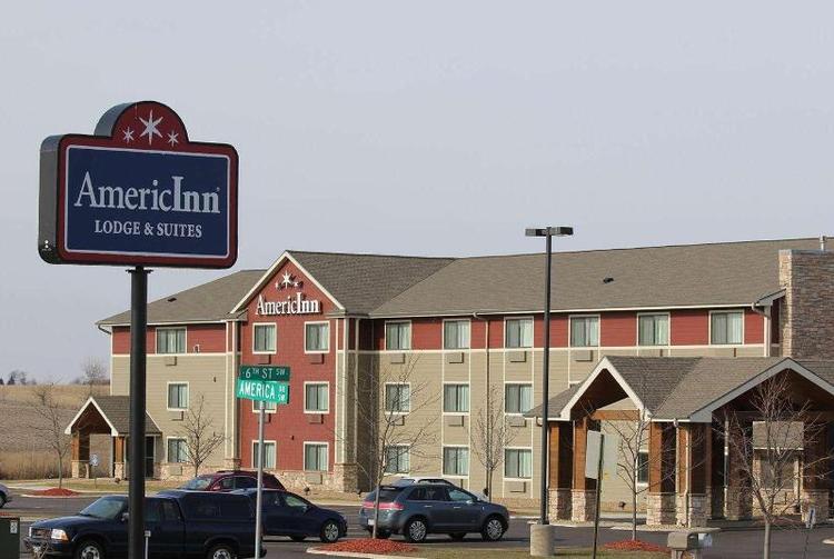 AmericInn by Wyndham Cedar Rapids/CID Airport