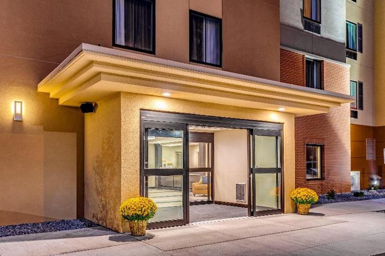 Candlewood Suites Eau Claire I-94