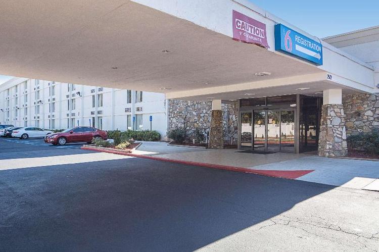 Motel 6