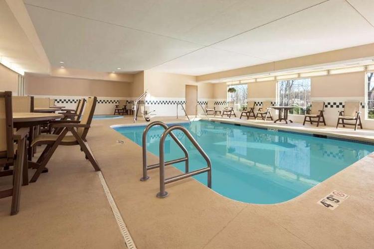 Country Inn Suites By Radisson Clinton Ia