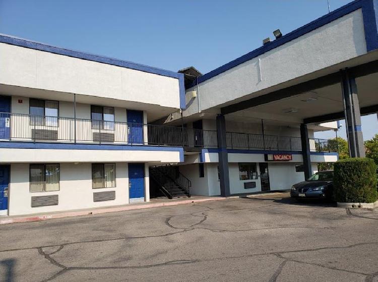 Travelodge by Wyndham Albuquerque West