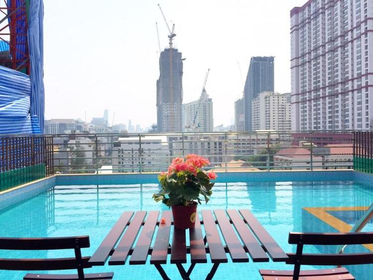 Top High Airport Link Hotel