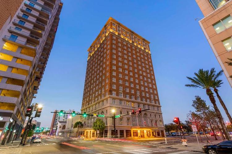 Hotel Flor Tampa Downtown Tapestry Collection