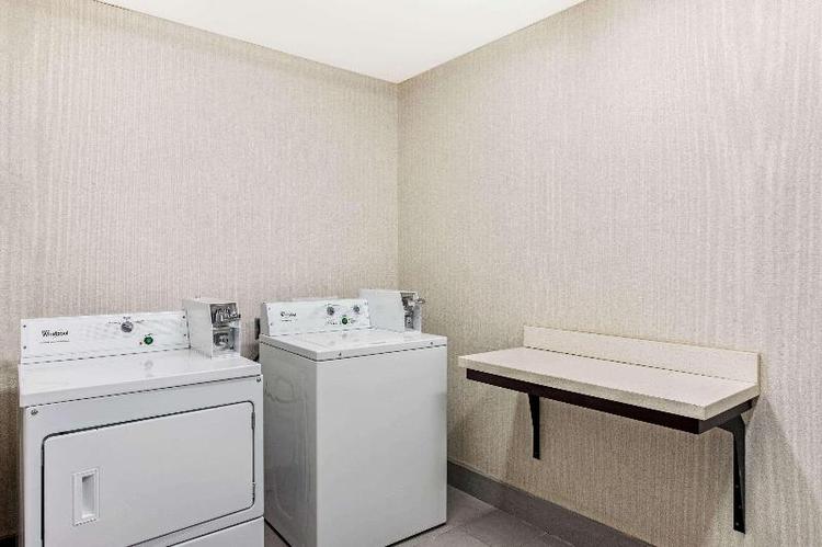 La Quinta Inn Suites By Wyndham Cullman