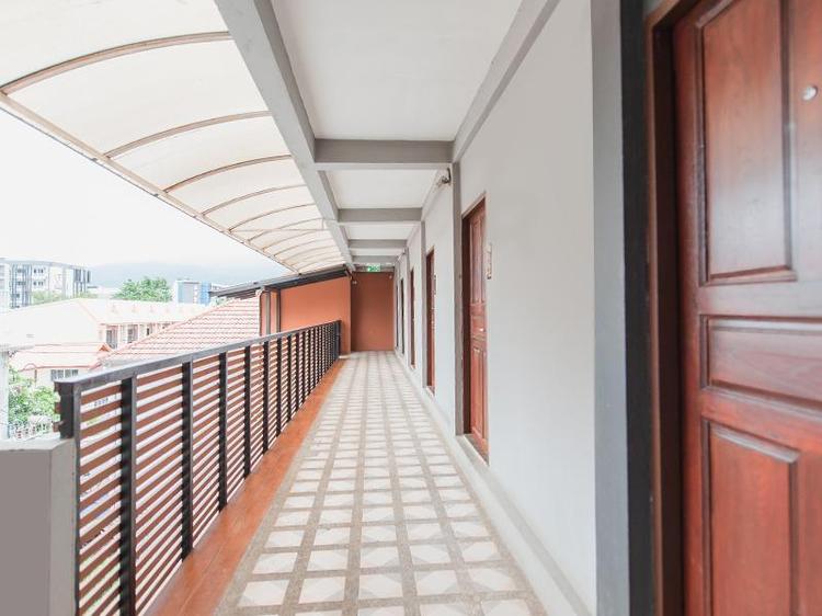 B2 Santitham Hotel