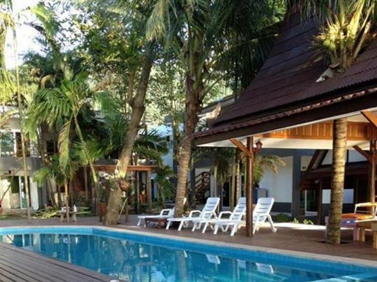 Apple Beachfront Resort