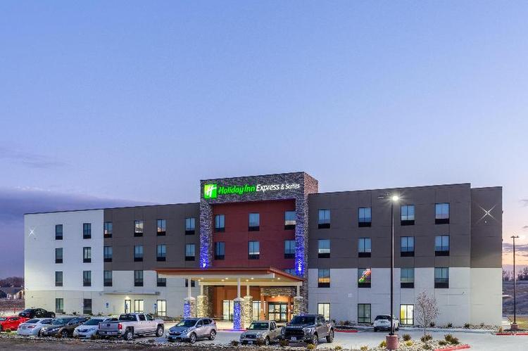 Holiday Inn Express & Suites Kearney, an IHG Hotel