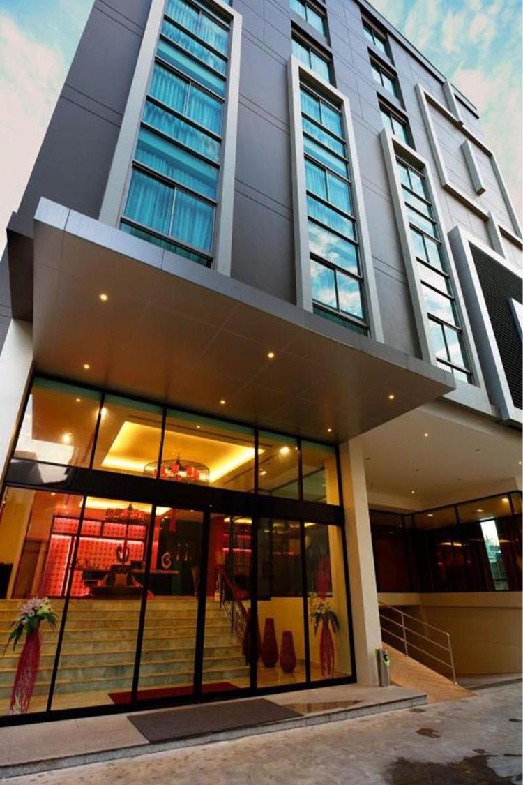Buri Sriphu Hotel & Convention Centre