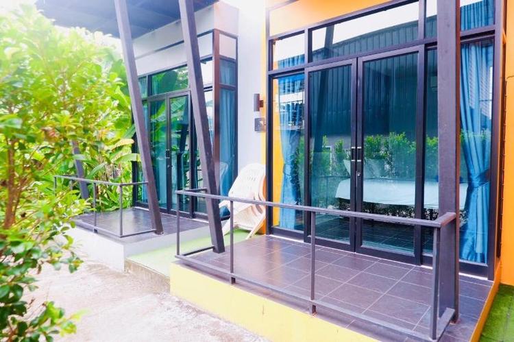 Loma Place Hotel