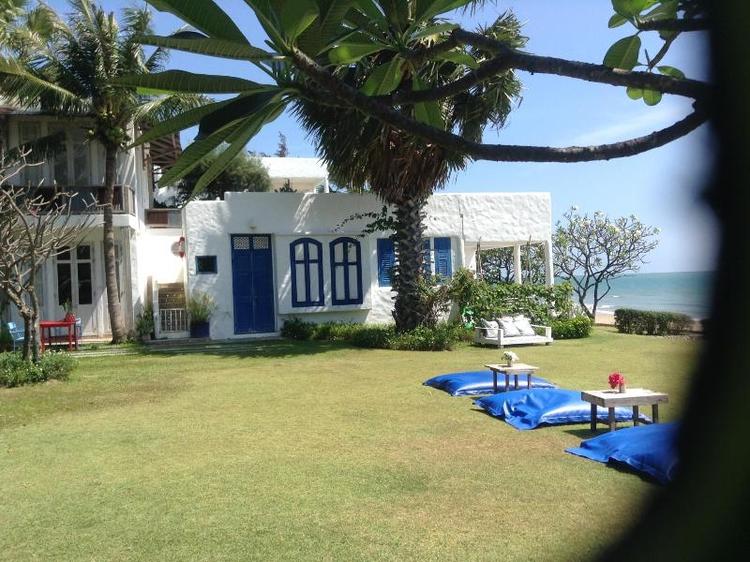 Hua Plee Lazy Beach Hotel