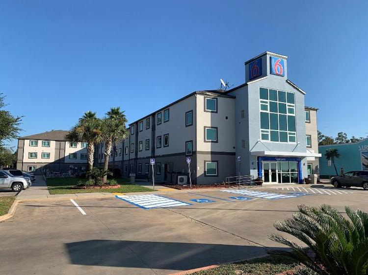 Motel 6 Biloxi Beach