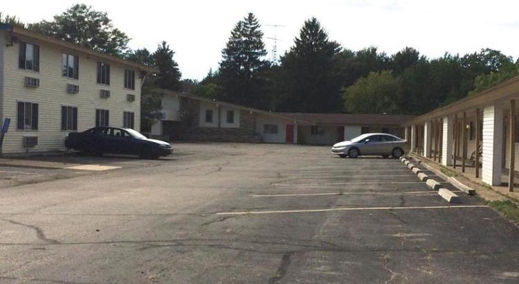 Rapids Inn And Suites