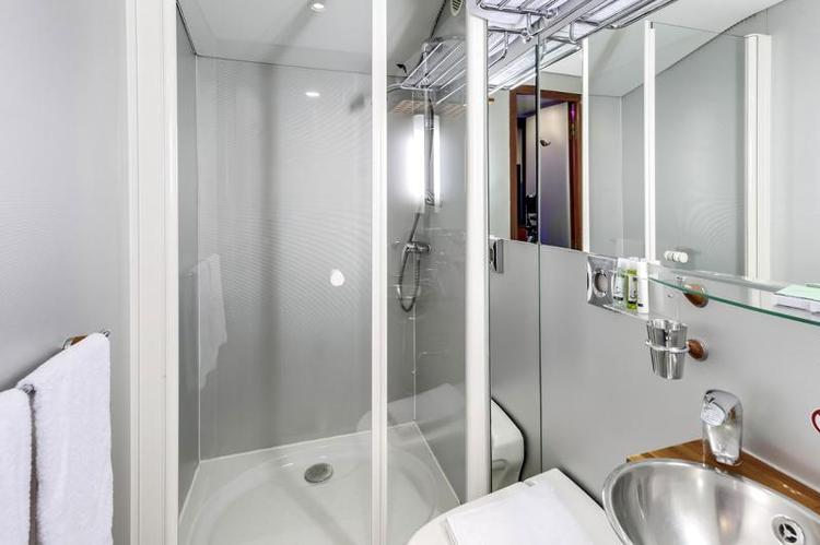 Vip Paris Yacht Hotel