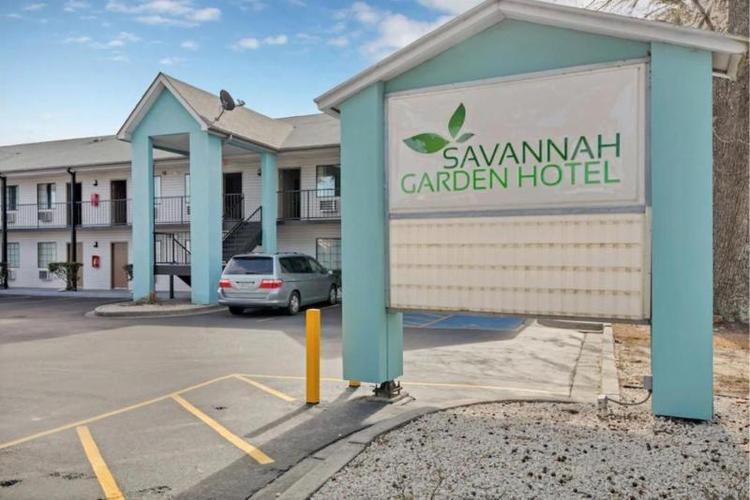 Travelodge by Wyndham Savannah Midtown