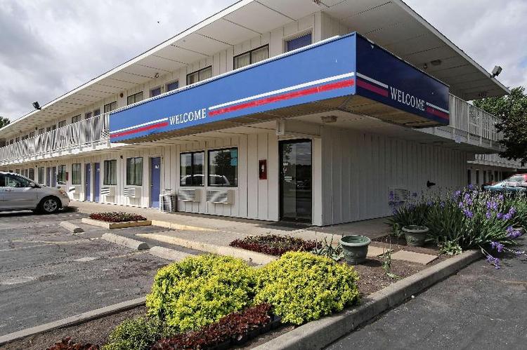 Motel 6 Cleveland West Lorain Amherst