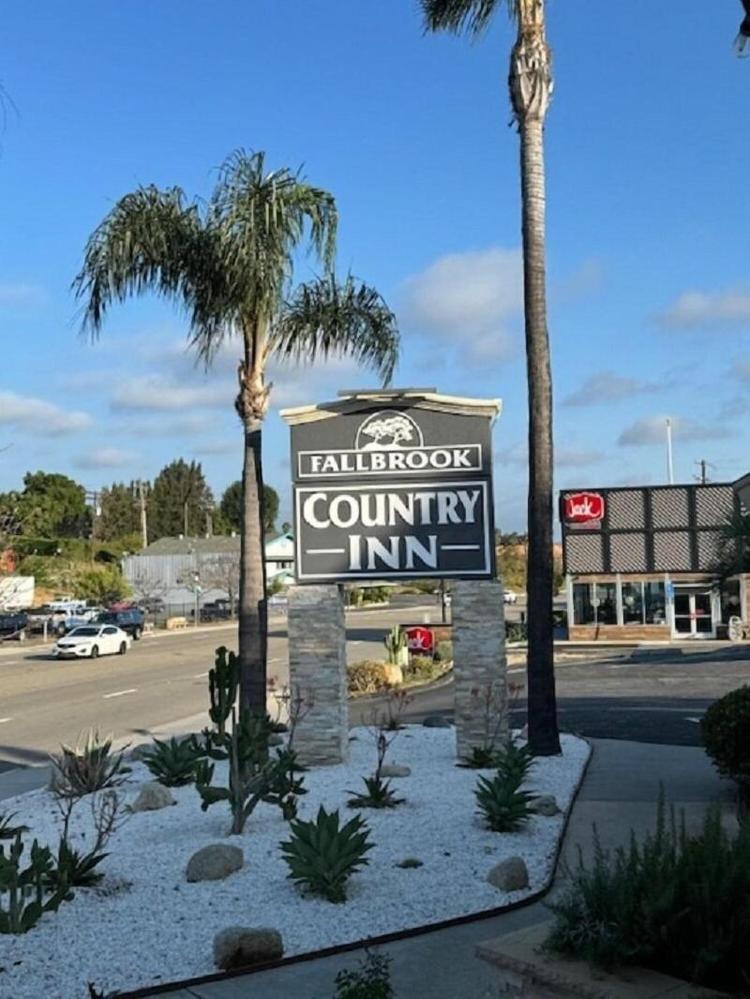 Fallbrook Country Inn