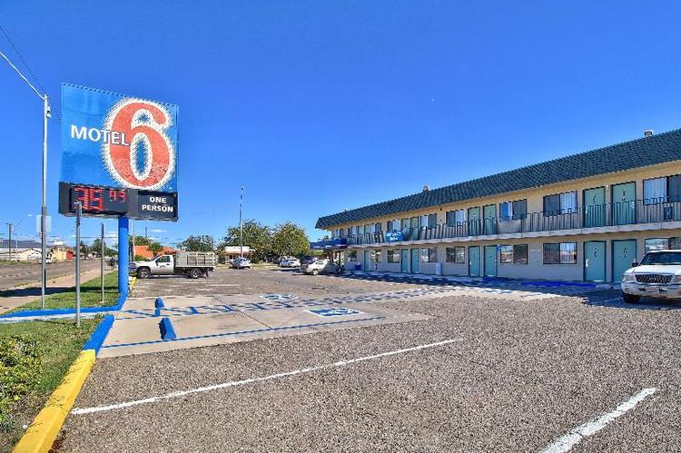 Motel 6 Douglas