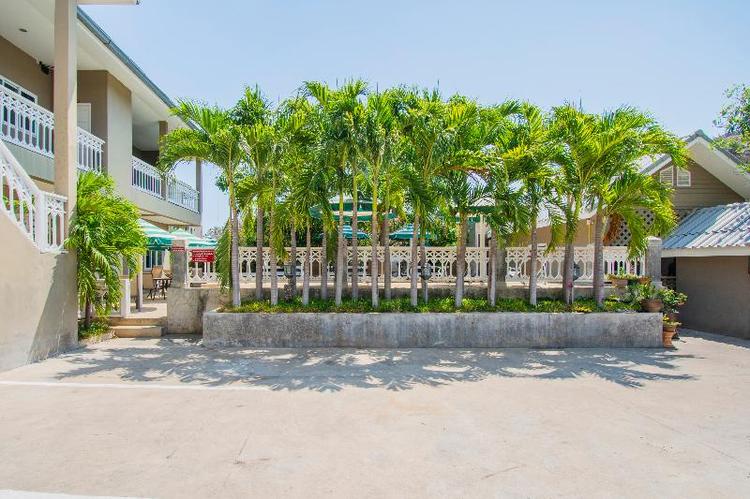 OYO 765 Pom Pom Residence
