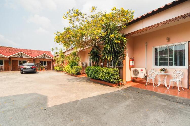 654 Samanmit Inn Hotel