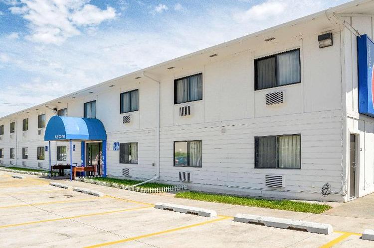 Motel 6 Duluth