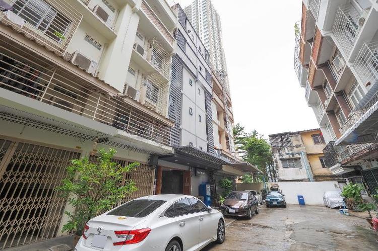 935 The Palm Apartment