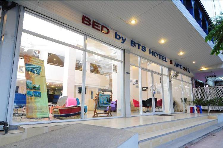 Bed by Tha-Pra Hotel and Apartment