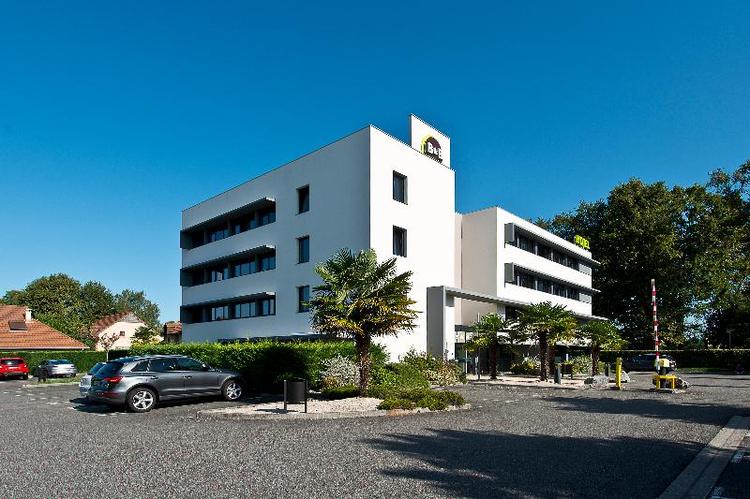 B&B HOTEL Pau Zénith