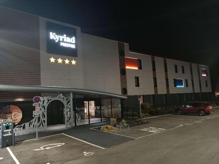 Kyriad Prestige Amiens - Poulainville Spa