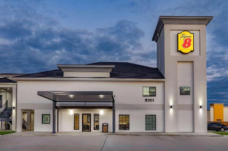 Super 8 by Wyndham Houston NW Beltway 8