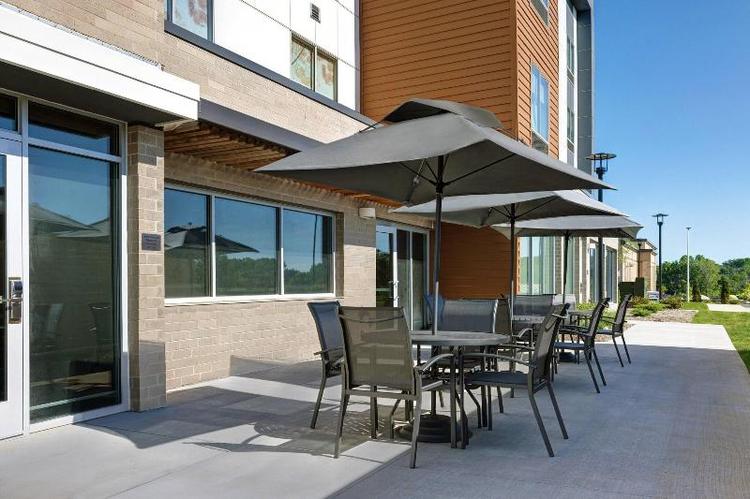 Fairfield Inn & Suites by Marriott Milwaukee Brook