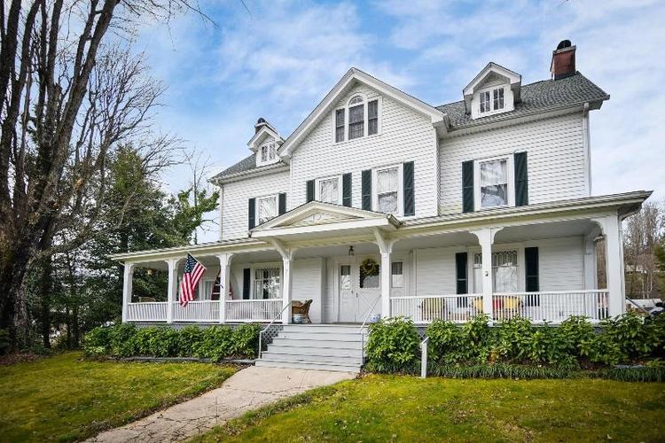 Love Lane Bed & Breakfast