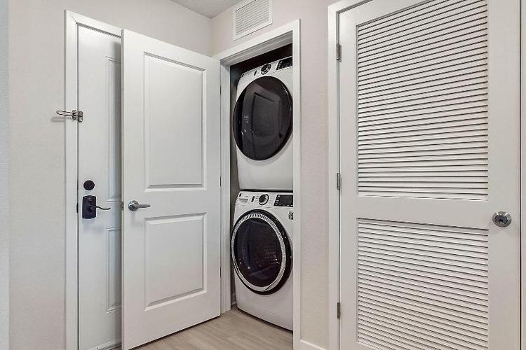 Vista Cay By Orlando Resort Rentals On Universal B